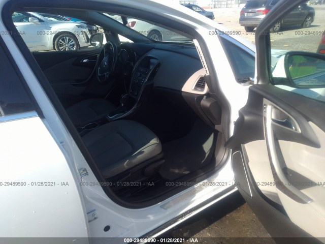 Photo 4 VIN: 1G4PR5SK4H4108640 - BUICK VERANO 