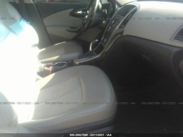 Photo 4 VIN: 1G4PR5SK5C4187132 - BUICK VERANO 