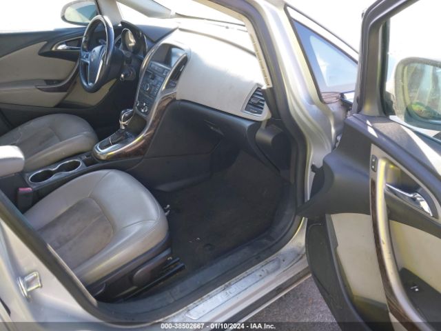 Photo 4 VIN: 1G4PR5SK5D4138837 - BUICK VERANO 