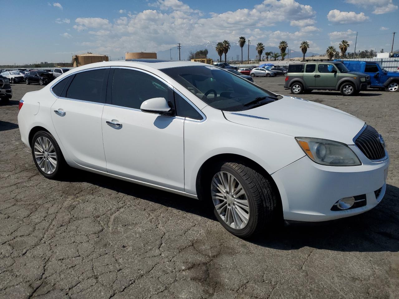 Photo 3 VIN: 1G4PR5SK5D4180652 - BUICK VERANO 