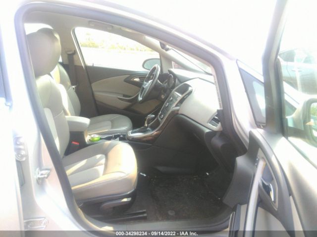 Photo 4 VIN: 1G4PR5SK5F4151929 - BUICK VERANO 