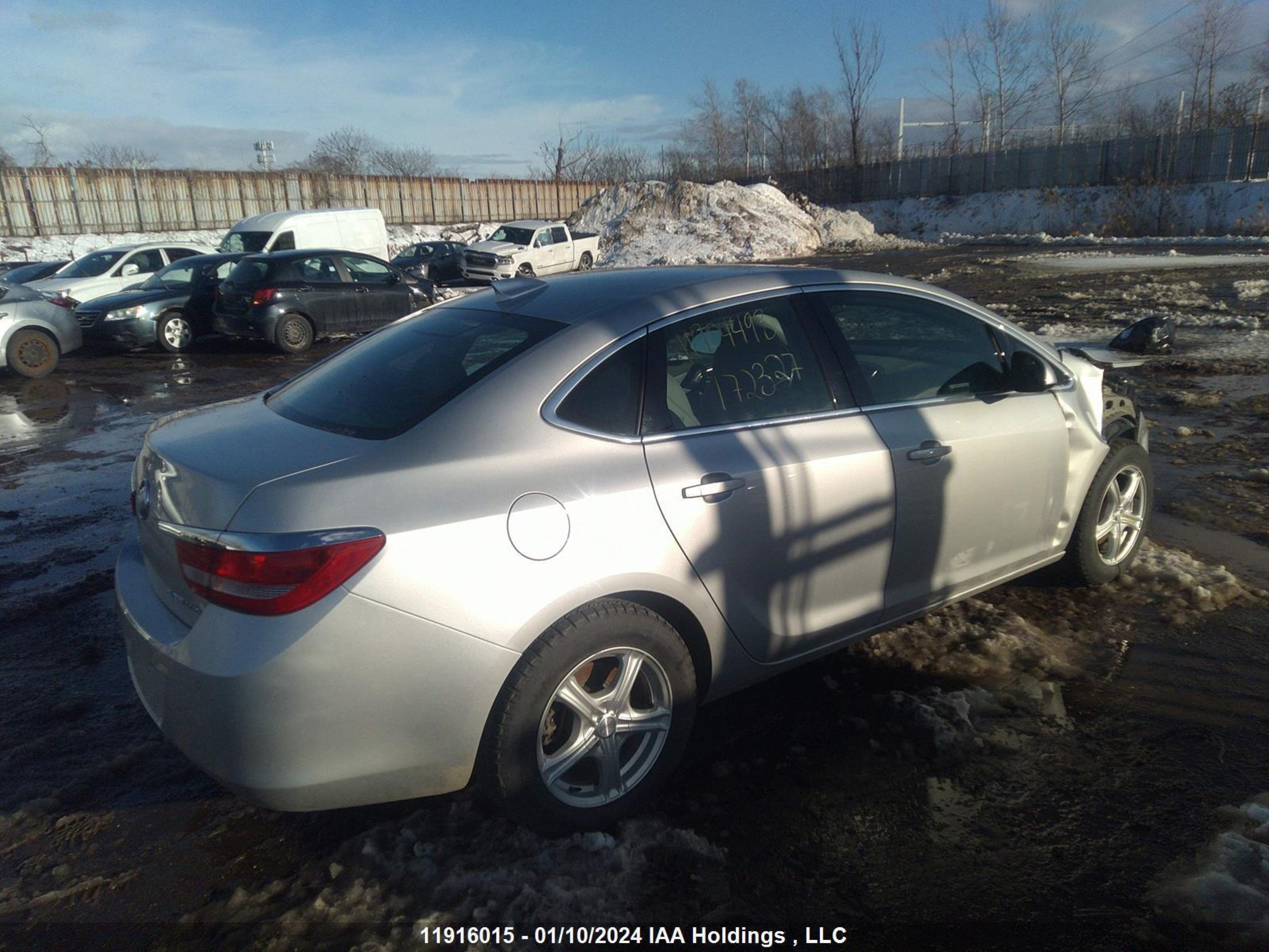 Photo 3 VIN: 1G4PR5SK5F4172327 - BUICK VERANO 