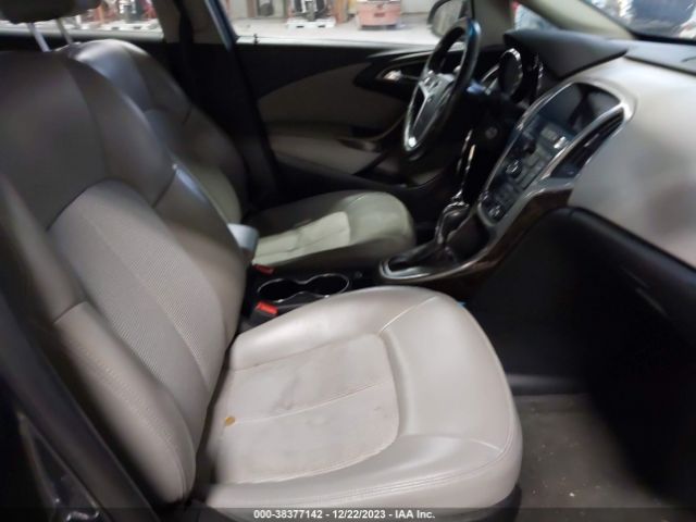 Photo 4 VIN: 1G4PR5SK6C4173997 - BUICK VERANO 