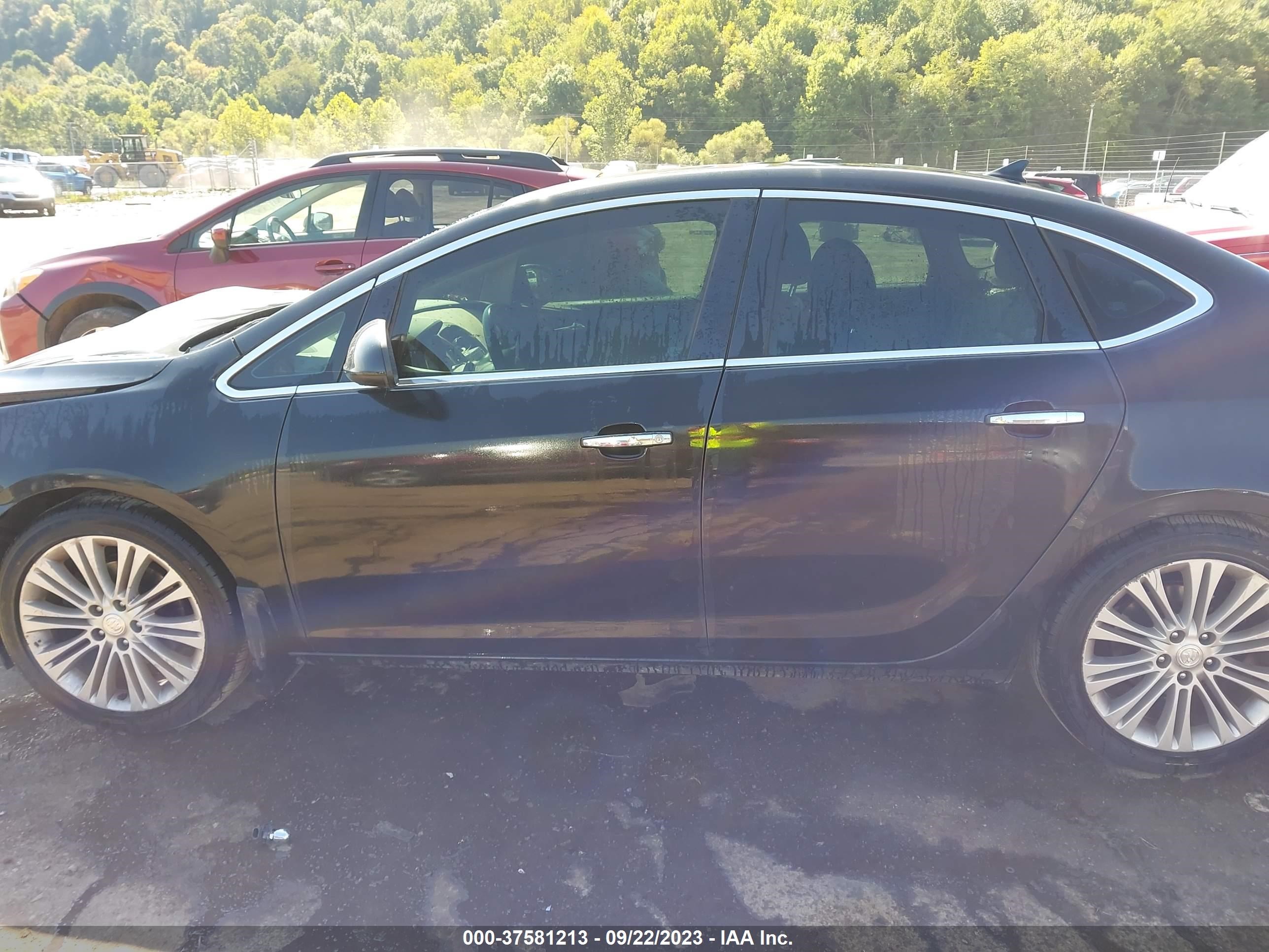 Photo 14 VIN: 1G4PR5SK6D4220432 - BUICK VERANO 