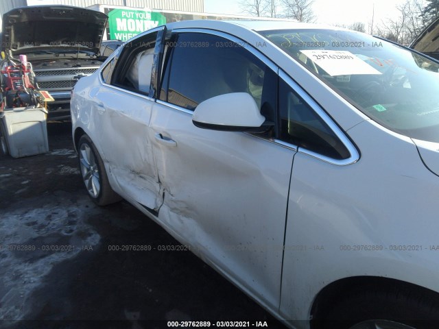 Photo 5 VIN: 1G4PR5SK6F4183742 - BUICK VERANO 