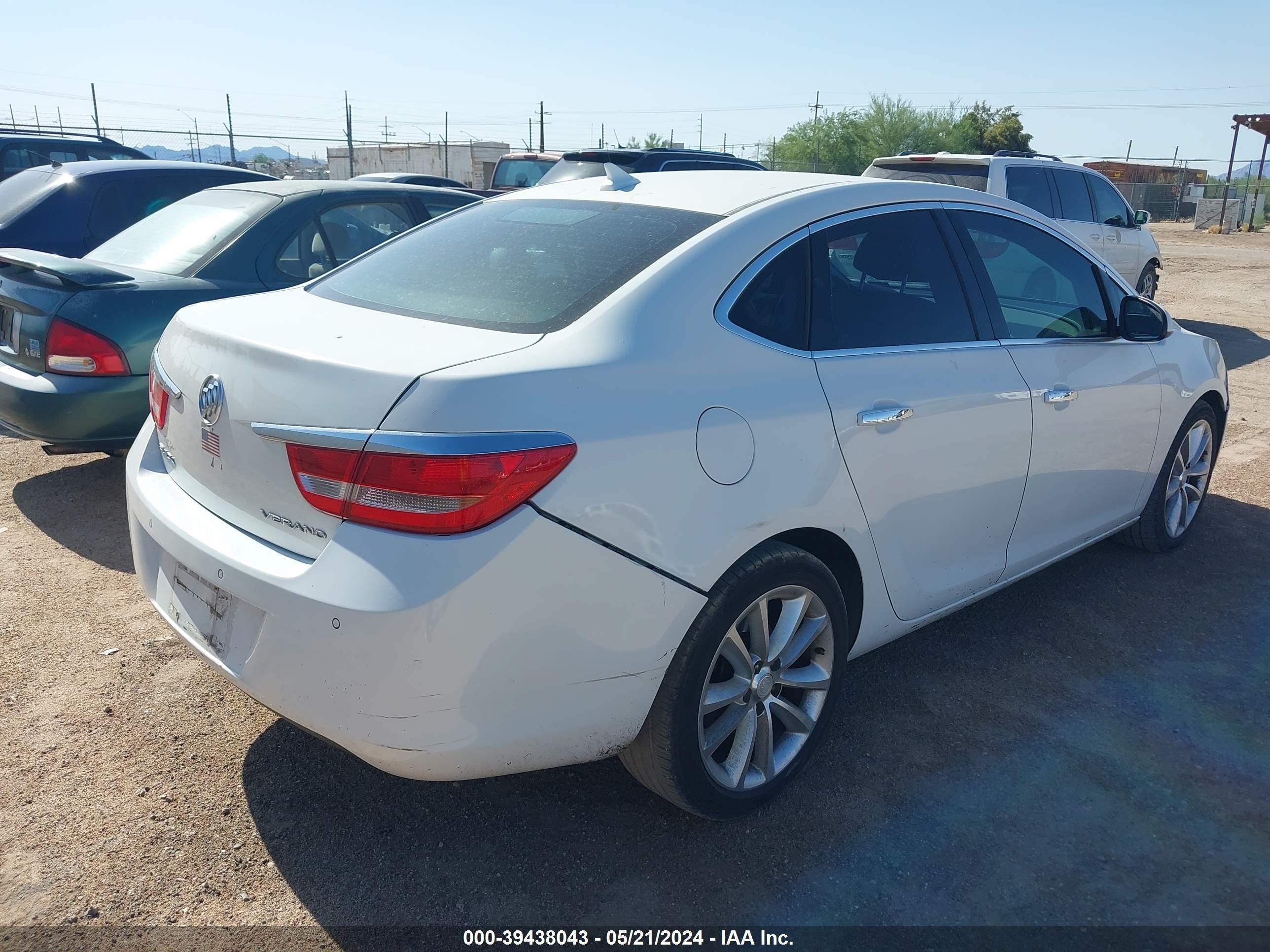 Photo 3 VIN: 1G4PR5SK8E4152779 - BUICK VERANO 