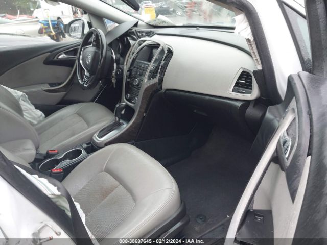 Photo 4 VIN: 1G4PR5SK8E4159960 - BUICK VERANO 