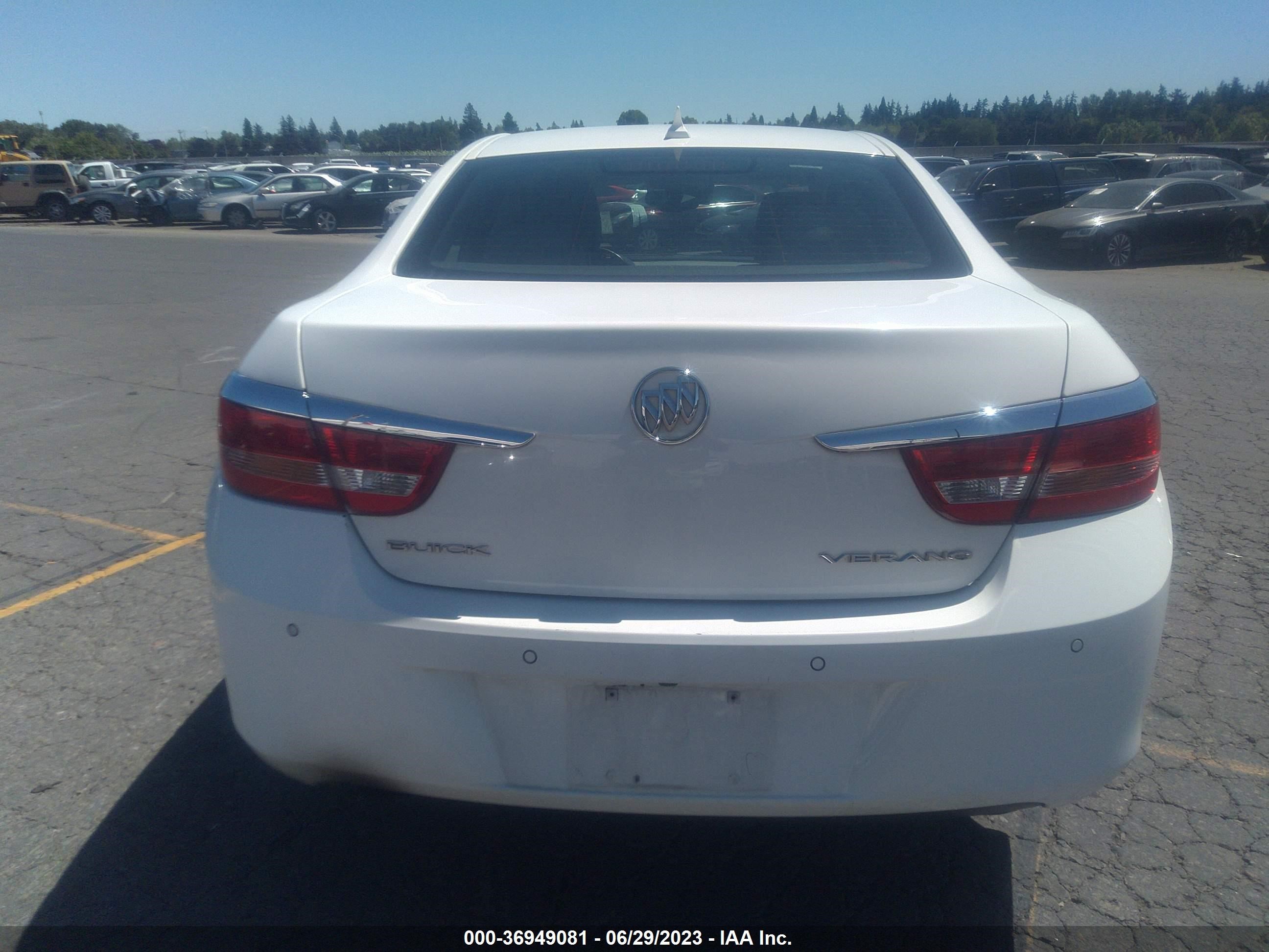 Photo 15 VIN: 1G4PR5SK8E4165600 - BUICK VERANO 