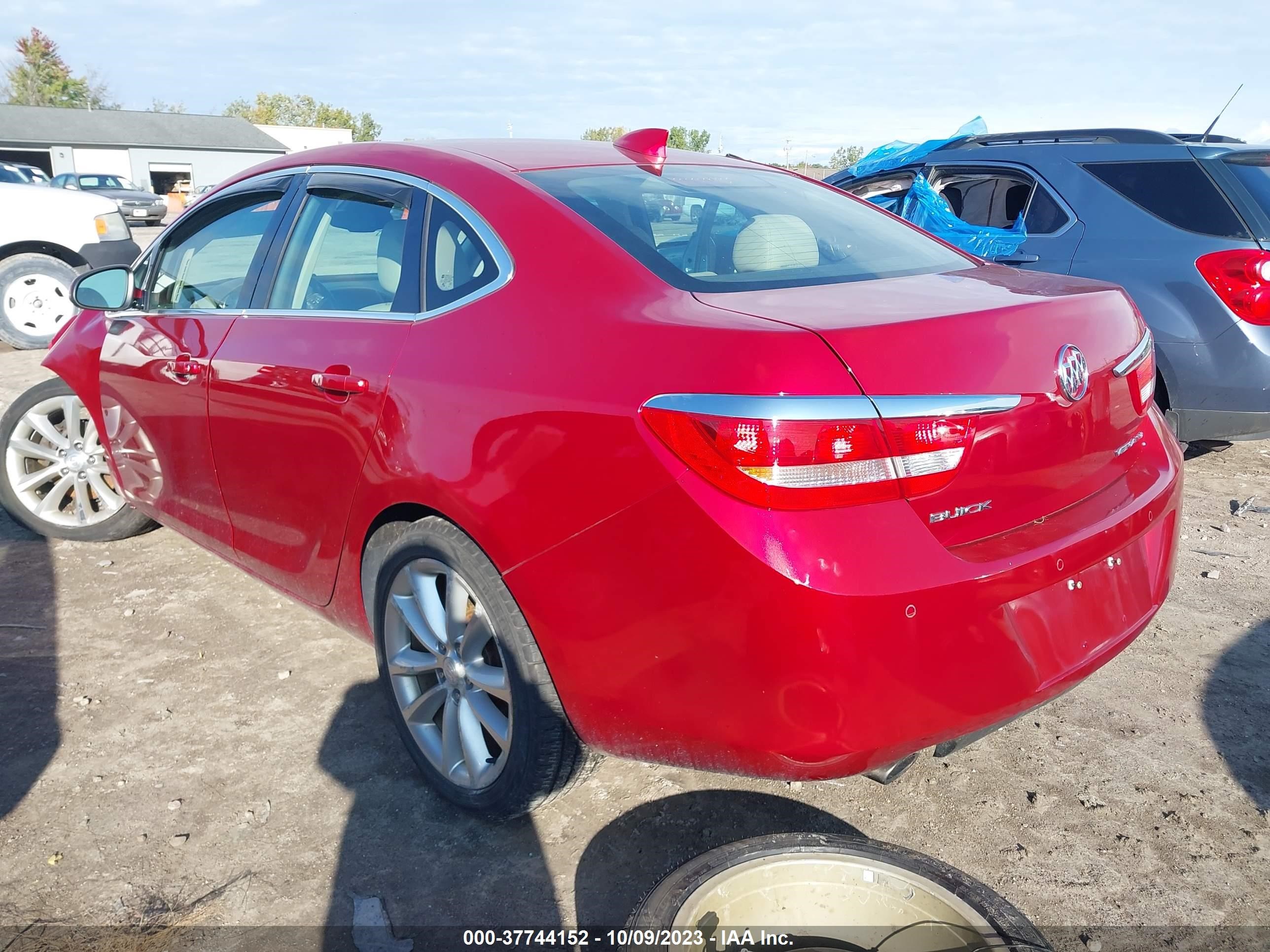 Photo 2 VIN: 1G4PR5SK8F4197061 - BUICK VERANO 