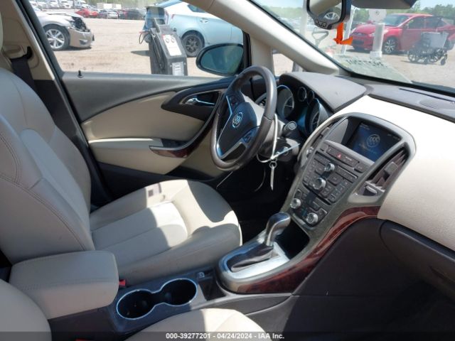 Photo 4 VIN: 1G4PR5SK8G4117162 - BUICK VERANO 