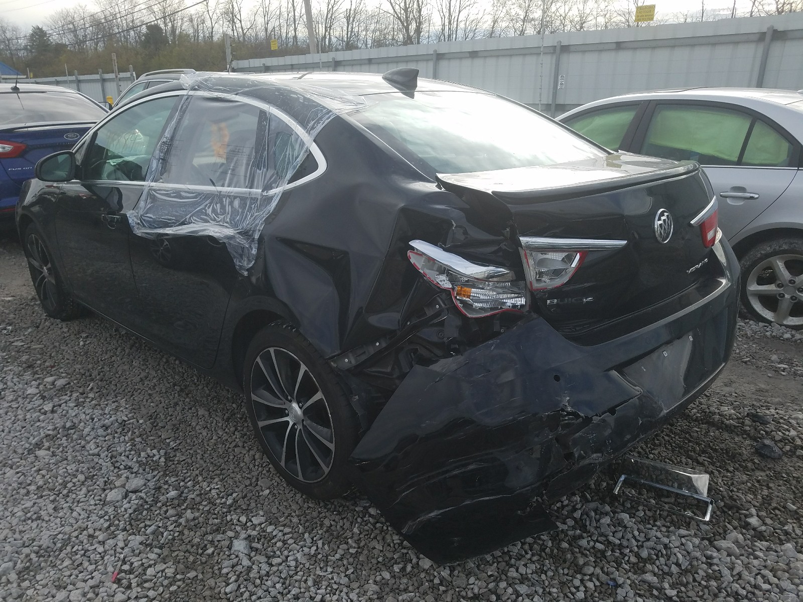 Photo 2 VIN: 1G4PR5SK8H4103313 - BUICK VERANO SPO 