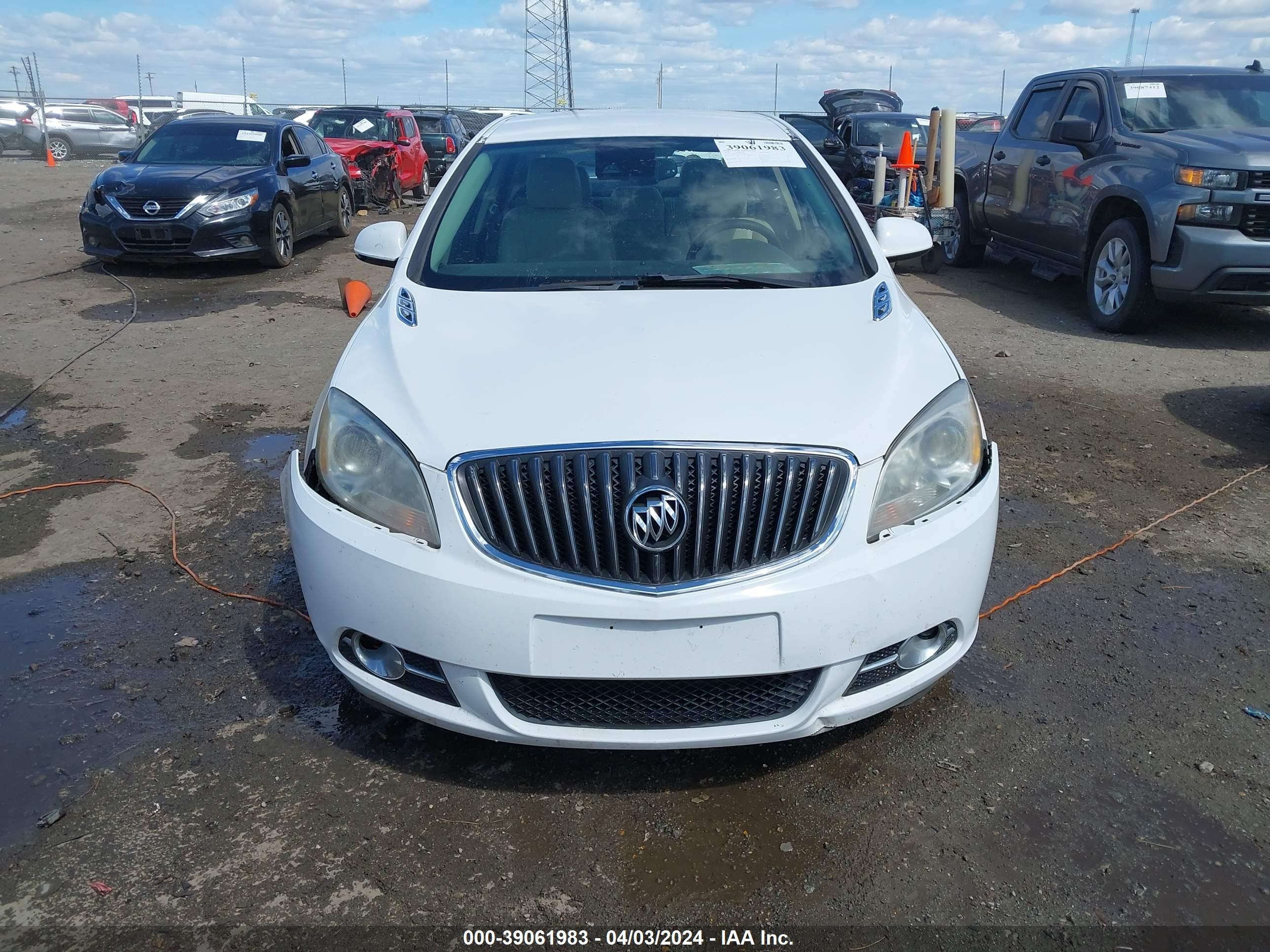 Photo 11 VIN: 1G4PR5SK9E4154380 - BUICK VERANO 