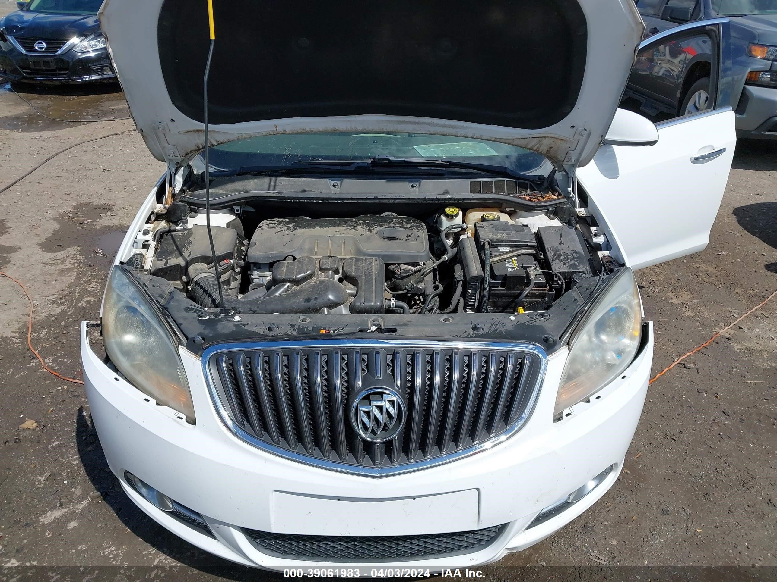 Photo 9 VIN: 1G4PR5SK9E4154380 - BUICK VERANO 