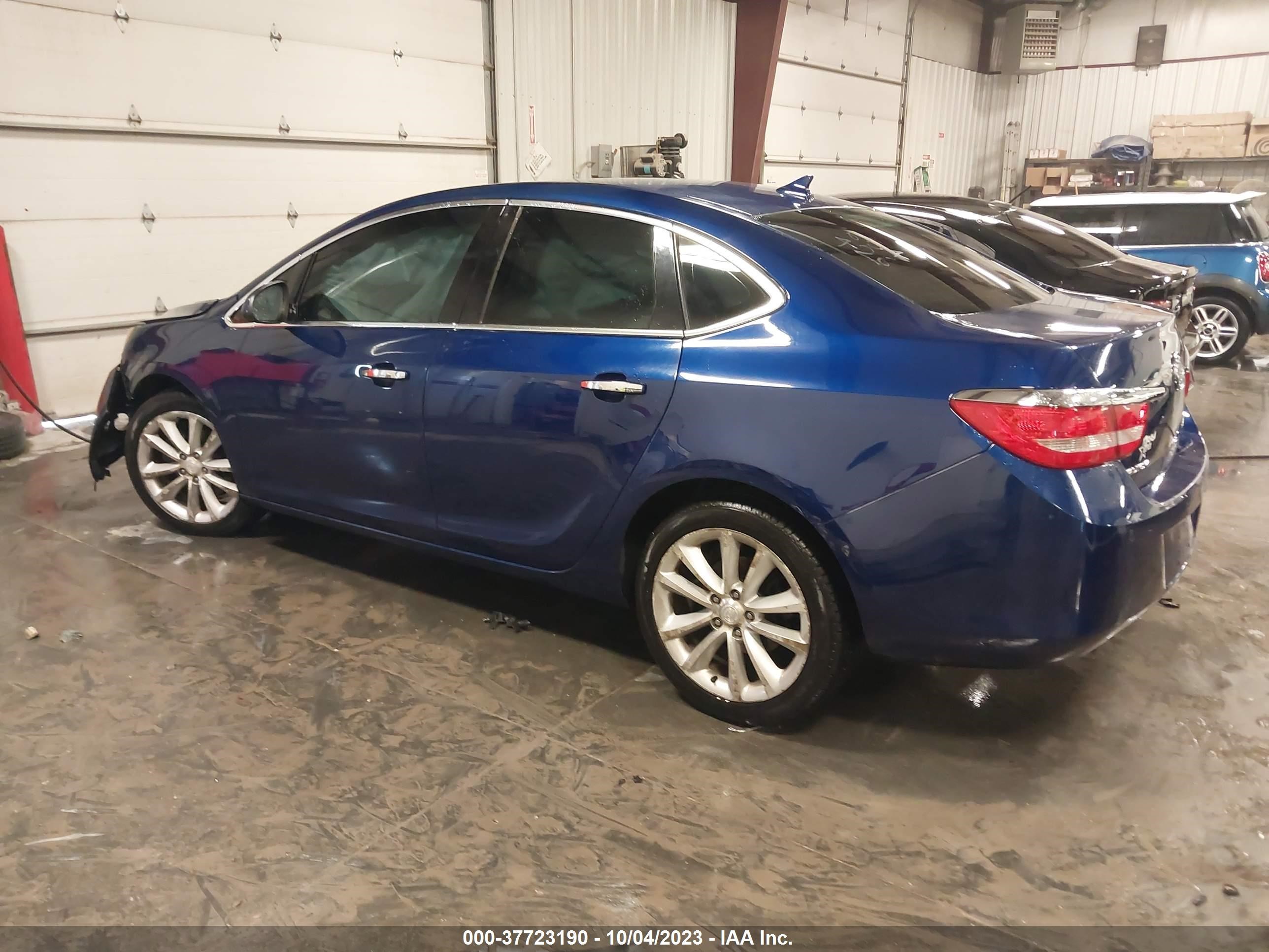 Photo 2 VIN: 1G4PR5SK9E4182454 - BUICK VERANO 