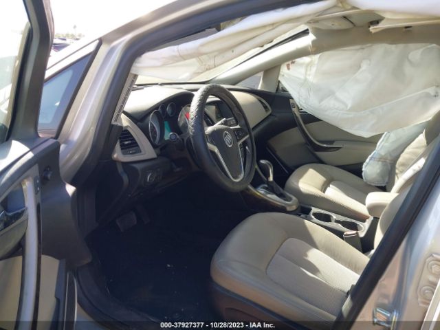 Photo 4 VIN: 1G4PR5SK9F4129741 - BUICK VERANO 