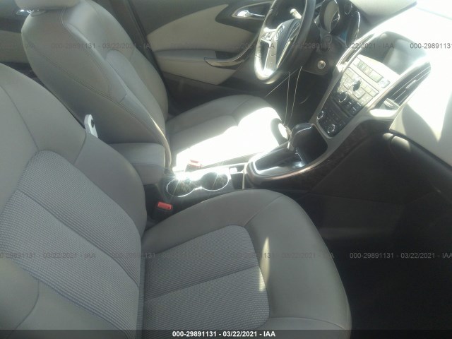 Photo 4 VIN: 1G4PR5SK9F4200727 - BUICK VERANO 