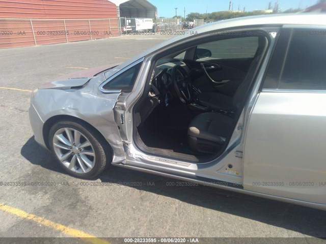 Photo 5 VIN: 1G4PR5SK9G4157945 - BUICK VERANO 