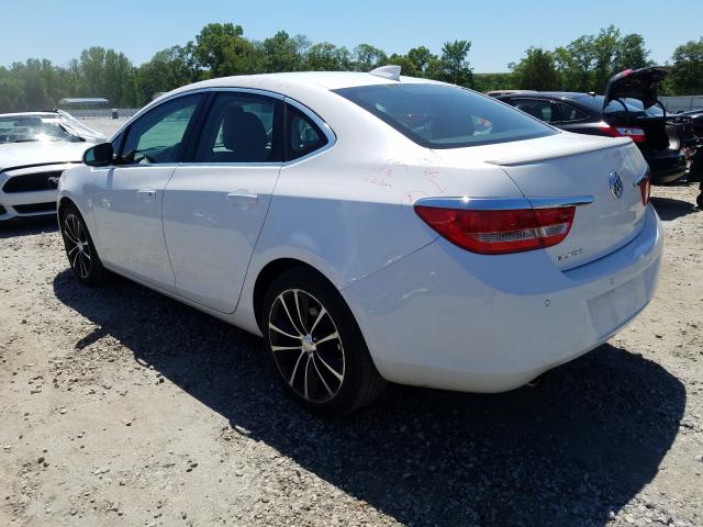 Photo 2 VIN: 1G4PR5SK9H4108505 - BUICK VERANO SPO 