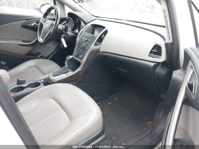 Photo 4 VIN: 1G4PR5SK9H4117382 - BUICK VERANO 