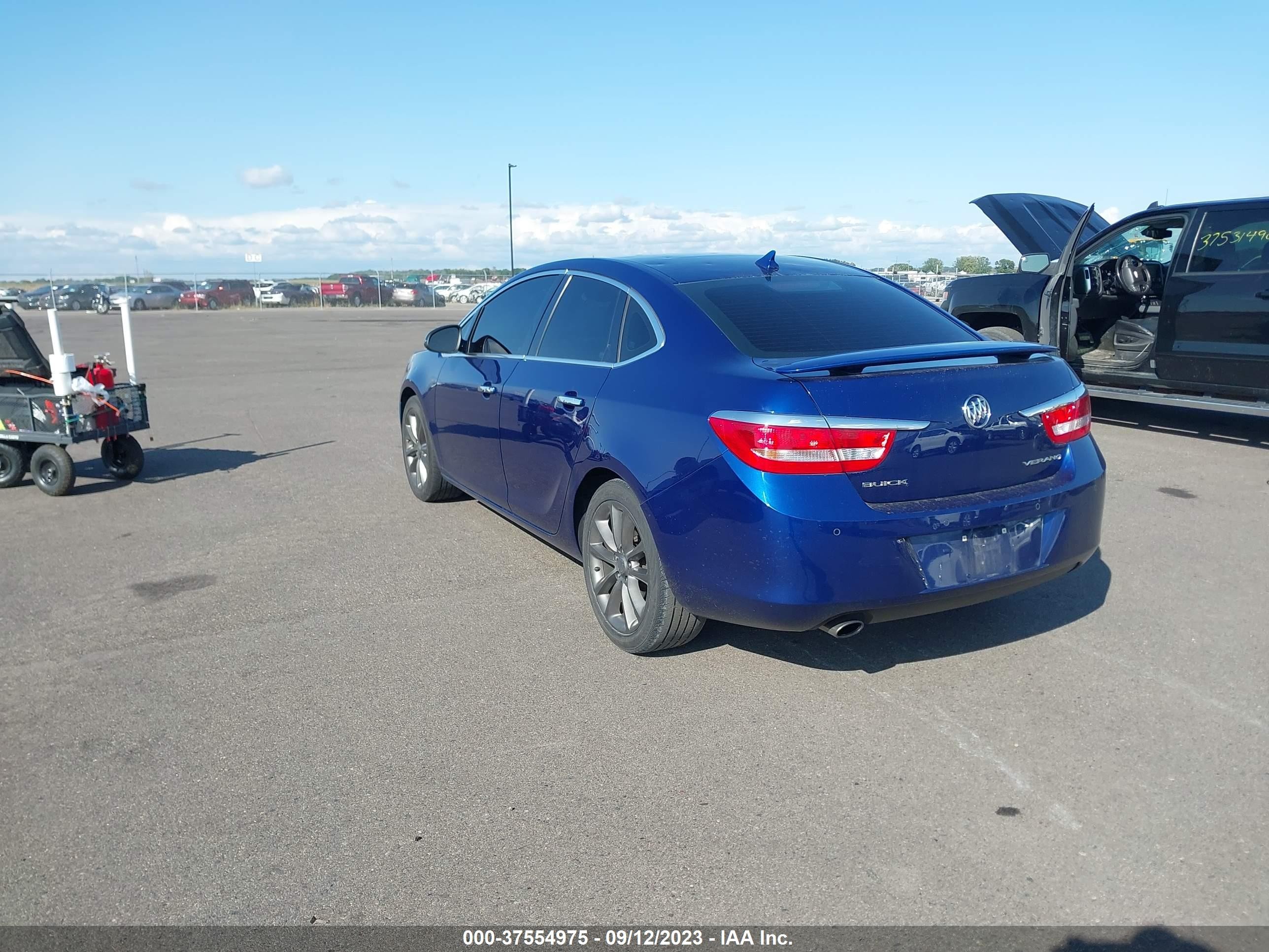 Photo 2 VIN: 1G4PR5SKXD4182882 - BUICK VERANO 