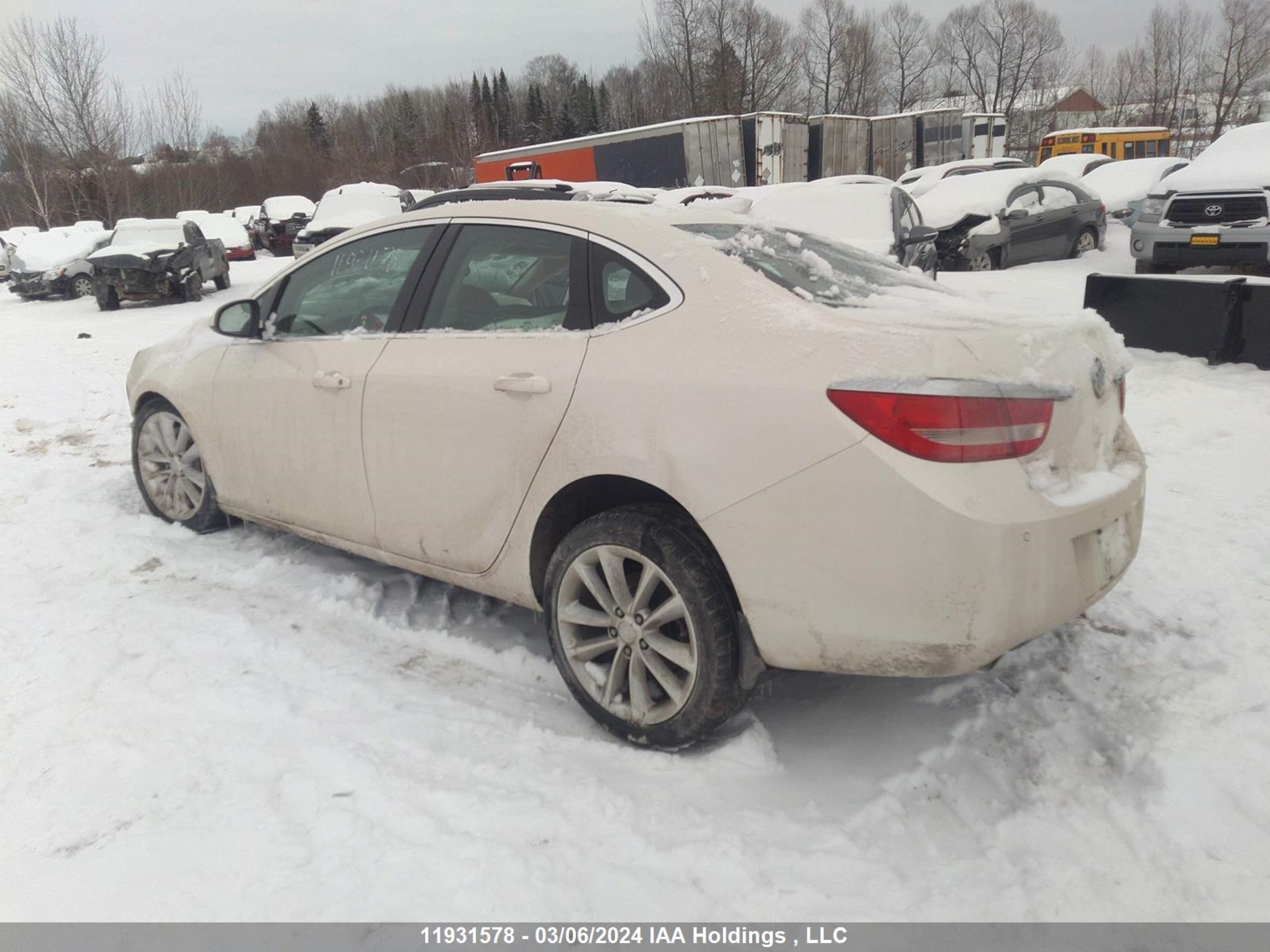 Photo 2 VIN: 1G4PR5SKXF4178429 - BUICK VERANO 