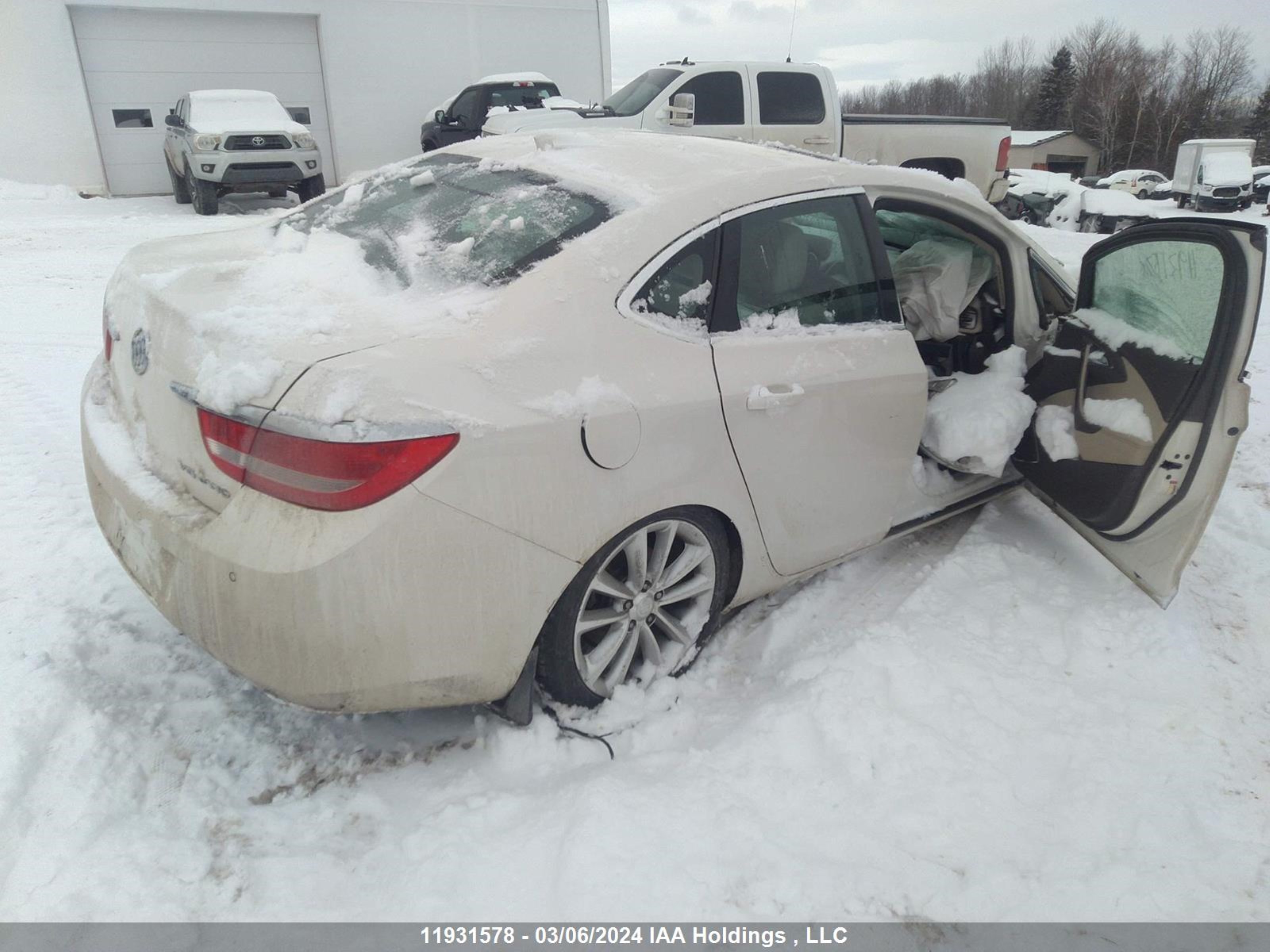 Photo 3 VIN: 1G4PR5SKXF4178429 - BUICK VERANO 