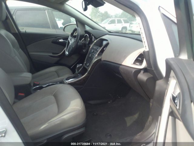 Photo 4 VIN: 1G4PR5SKXG4146601 - BUICK VERANO 