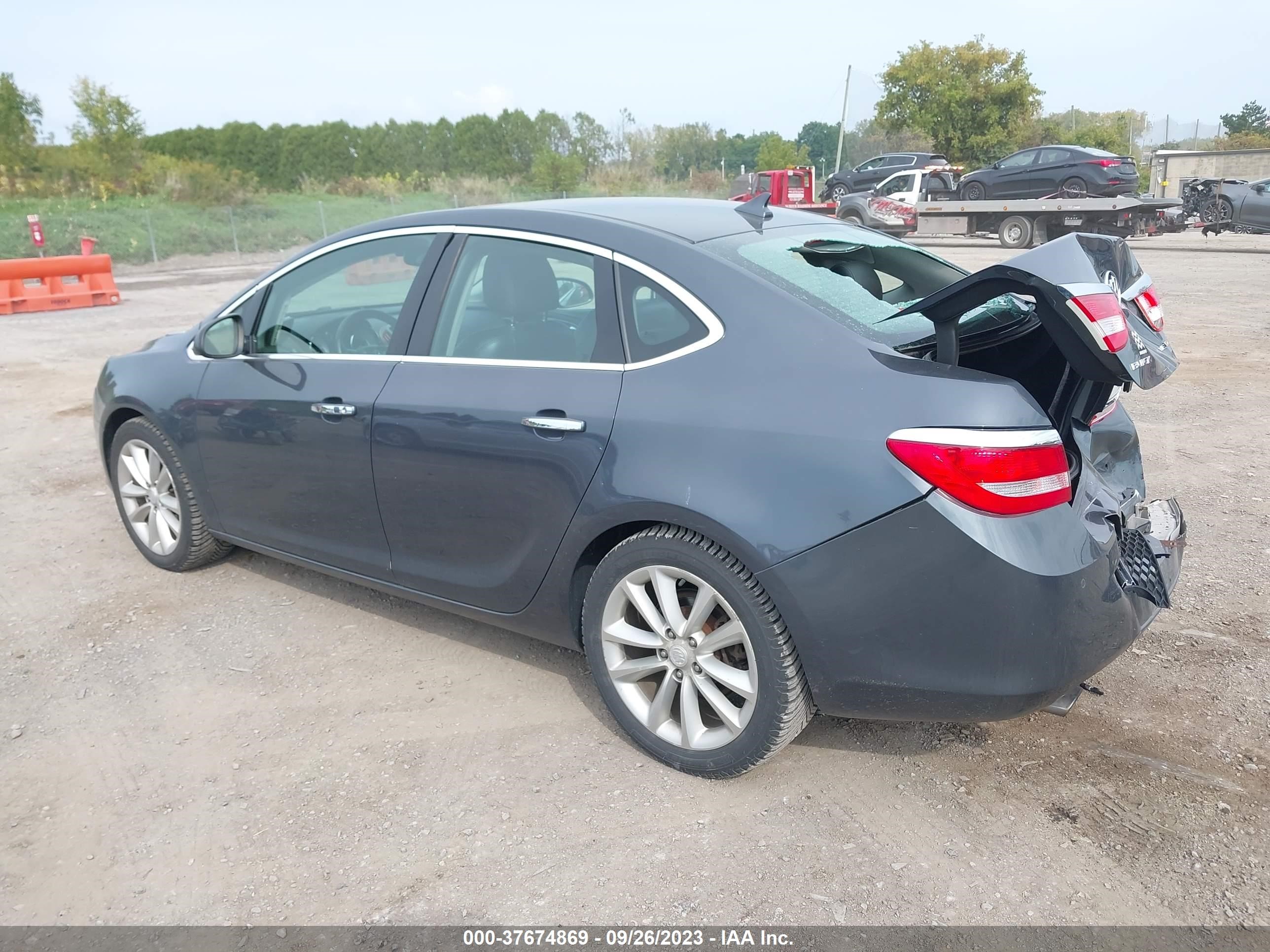 Photo 2 VIN: 1G4PS5SK0C4178147 - BUICK VERANO 