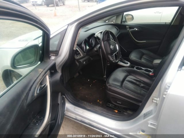 Photo 4 VIN: 1G4PS5SK0F4165452 - BUICK VERANO 