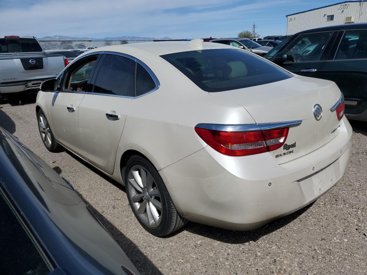 Photo 1 VIN: 1G4PS5SK0G4135028 - BUICK VERANO 