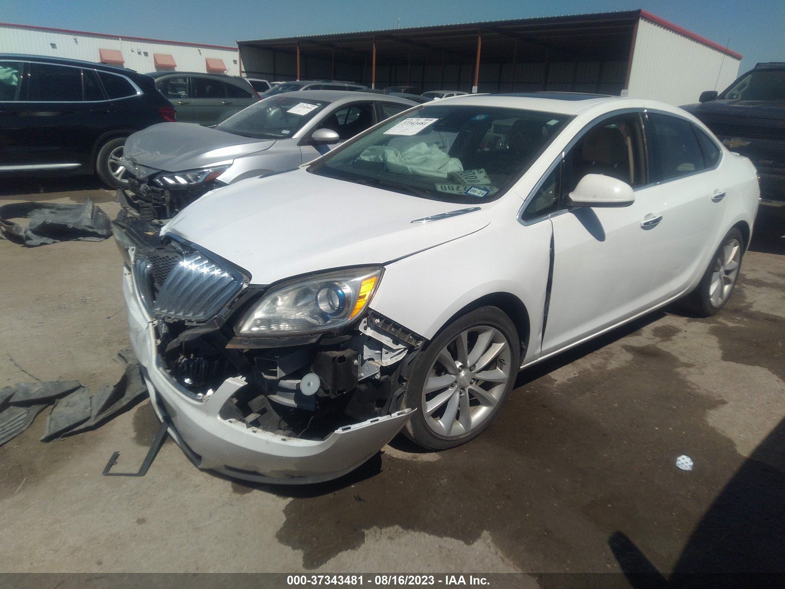 Photo 1 VIN: 1G4PS5SK0G4171818 - BUICK VERANO 