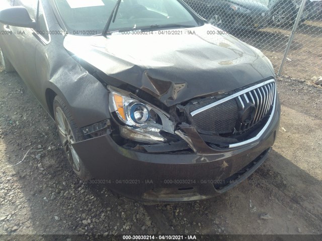 Photo 5 VIN: 1G4PS5SK1C4205971 - BUICK VERANO 