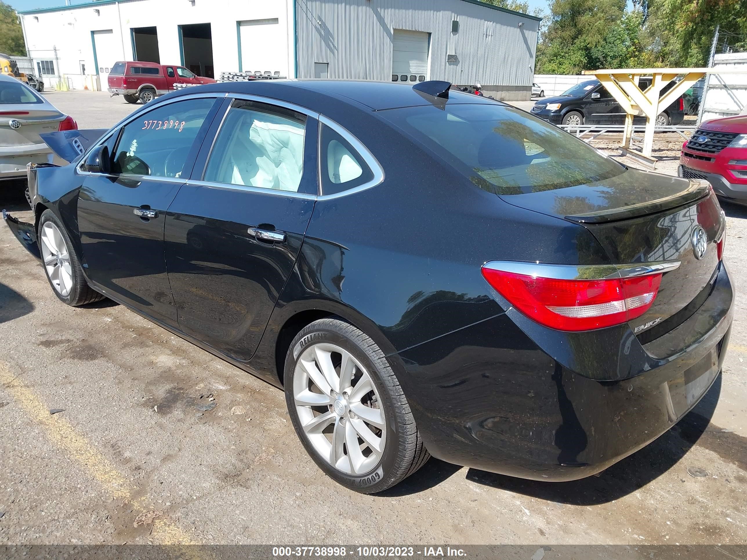 Photo 2 VIN: 1G4PS5SK1G4123776 - BUICK VERANO 