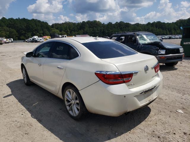 Photo 2 VIN: 1G4PS5SK2C4203324 - BUICK VERANO 