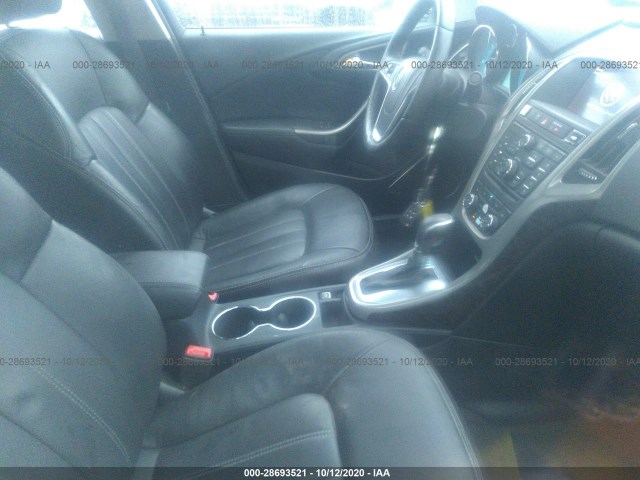 Photo 4 VIN: 1G4PS5SK2E4169971 - BUICK VERANO 