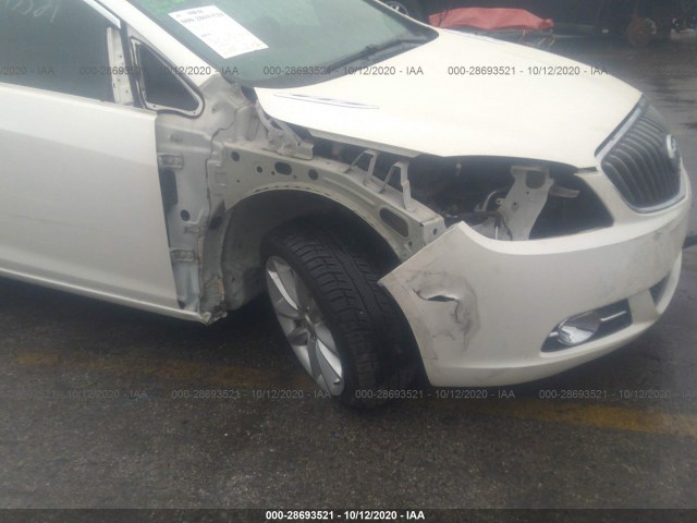 Photo 5 VIN: 1G4PS5SK2E4169971 - BUICK VERANO 