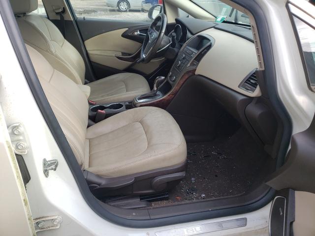 Photo 4 VIN: 1G4PS5SK3C4139536 - BUICK VERANO 