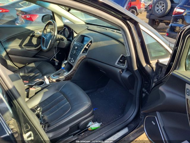 Photo 4 VIN: 1G4PS5SK3C4142291 - BUICK VERANO 