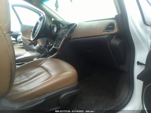 Photo 4 VIN: 1G4PS5SK3C4190843 - BUICK VERANO 