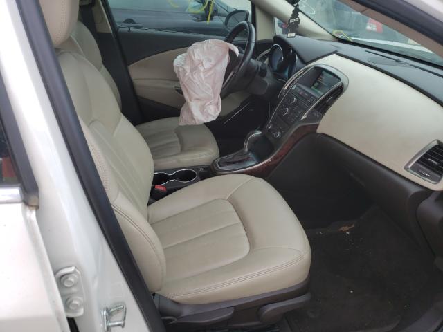 Photo 4 VIN: 1G4PS5SK3E4139443 - BUICK VERANO 