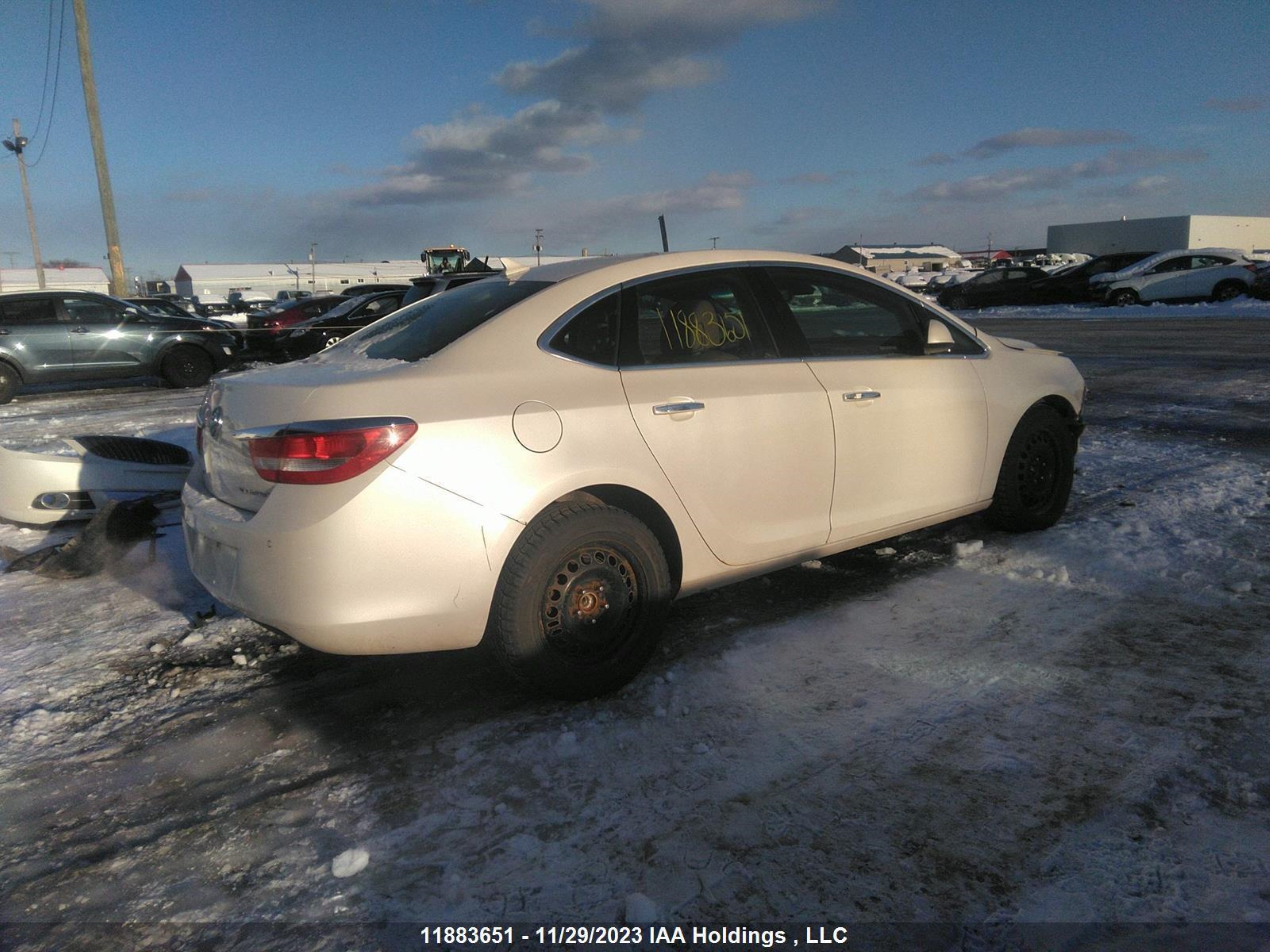 Photo 3 VIN: 1G4PS5SK5C4157875 - BUICK VERANO 