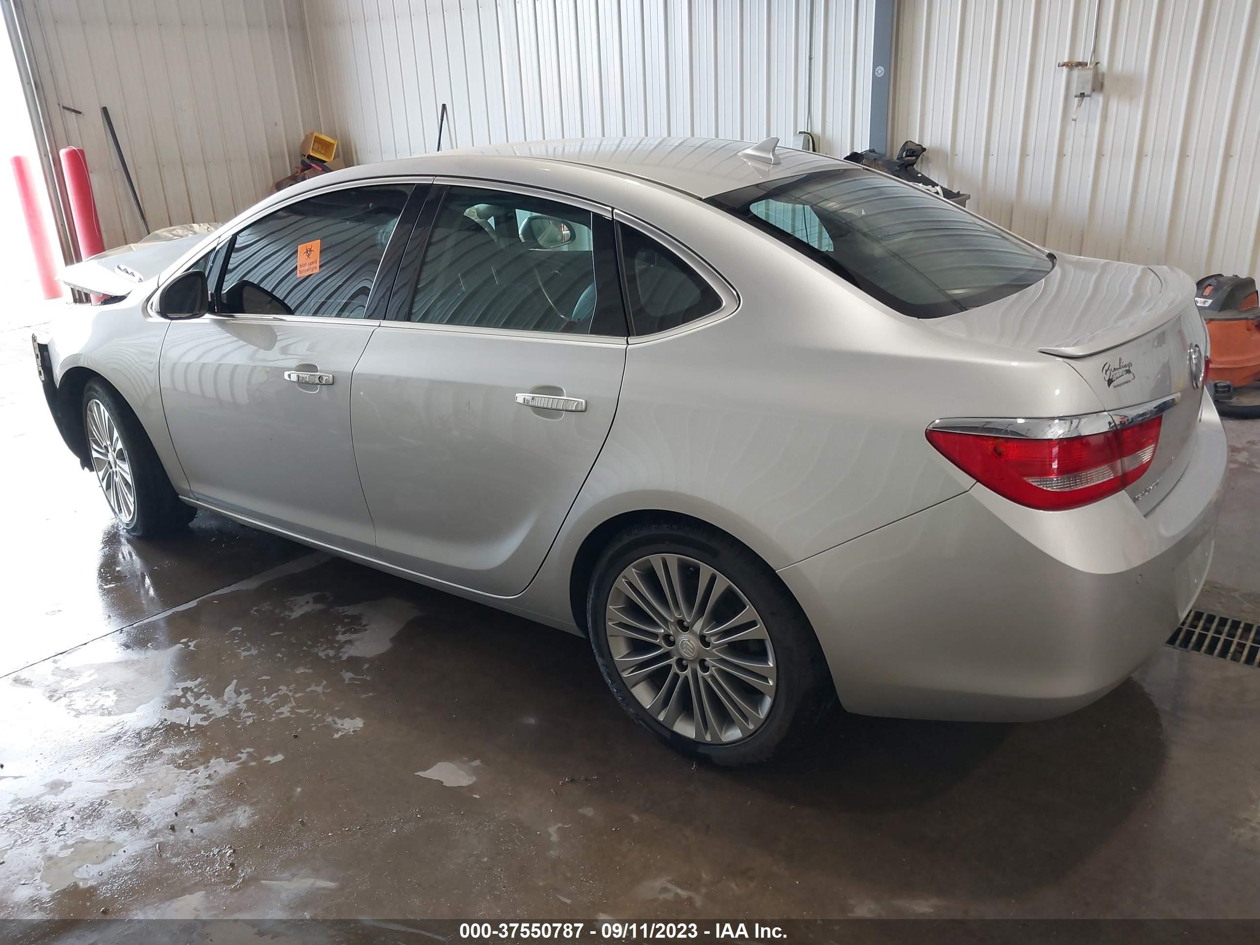 Photo 2 VIN: 1G4PS5SK5C4169217 - BUICK VERANO 