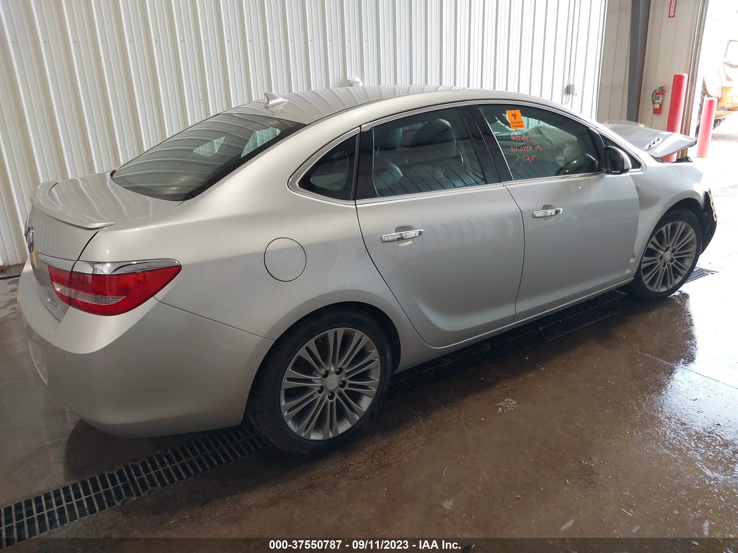 Photo 3 VIN: 1G4PS5SK5C4169217 - BUICK VERANO 