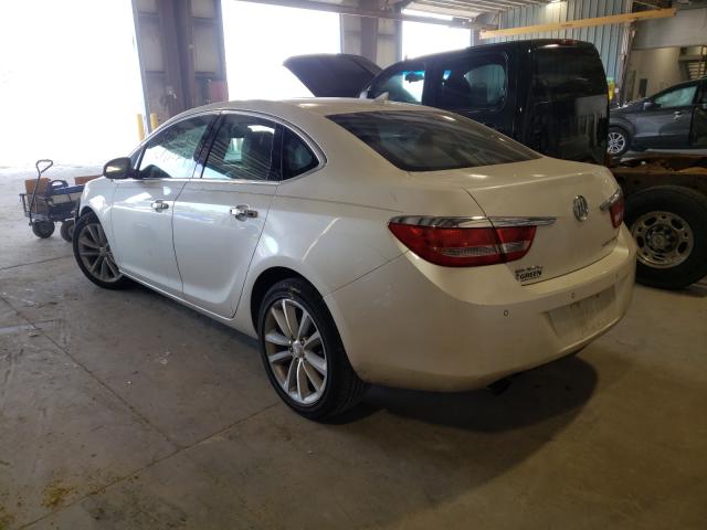 Photo 2 VIN: 1G4PS5SK6D4106032 - BUICK VERANO 