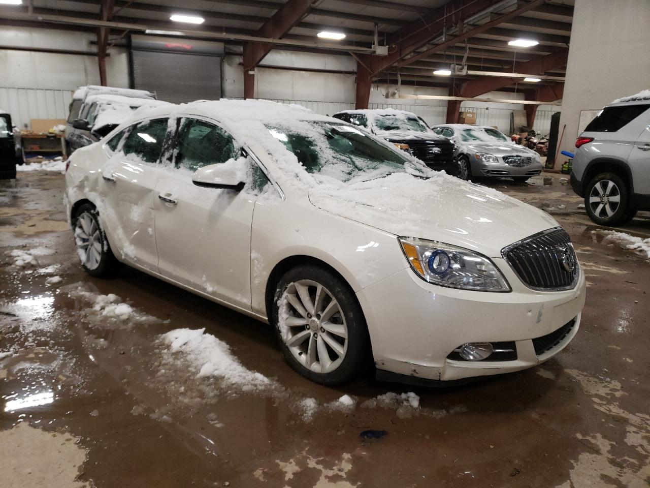 Photo 3 VIN: 1G4PS5SK6F4104851 - BUICK VERANO 