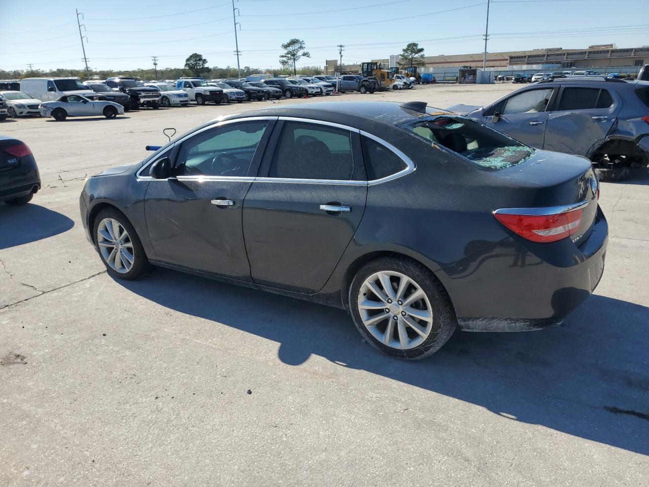 Photo 1 VIN: 1G4PS5SK6F4141432 - BUICK VERANO 