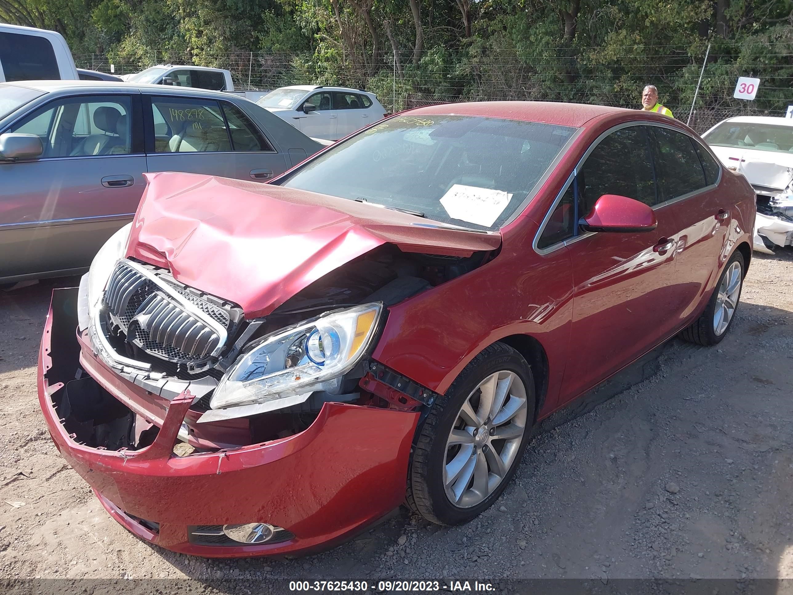 Photo 1 VIN: 1G4PS5SK8D4247247 - BUICK VERANO 