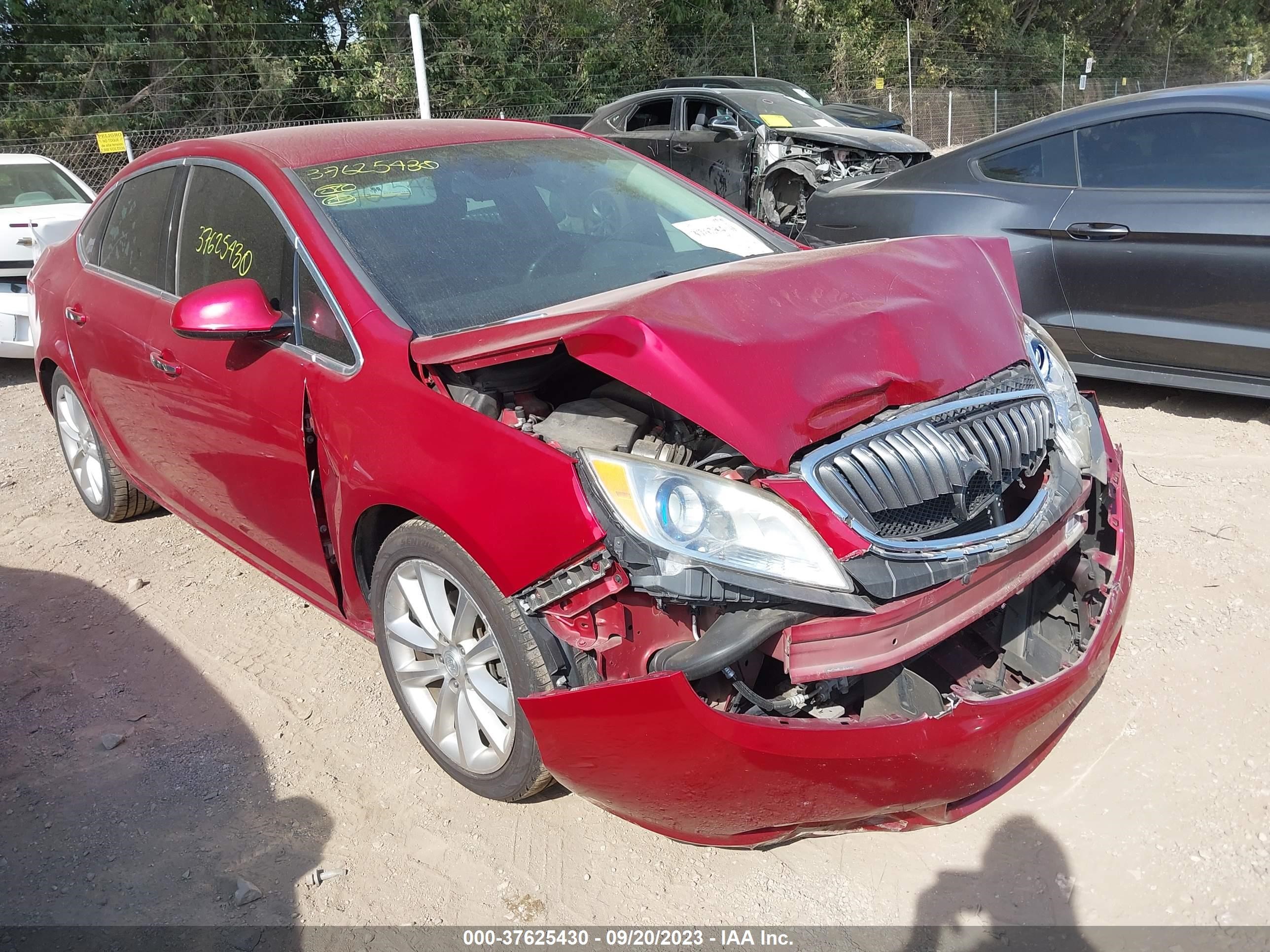 Photo 5 VIN: 1G4PS5SK8D4247247 - BUICK VERANO 