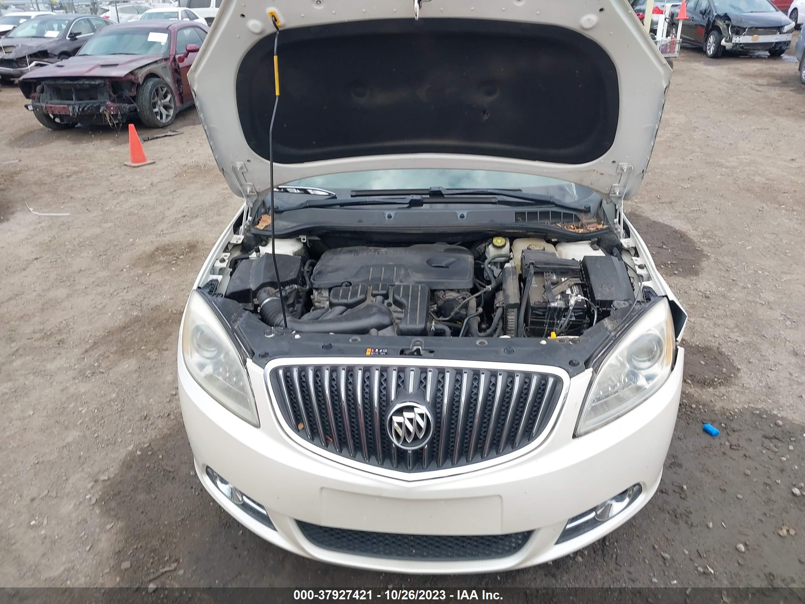 Photo 9 VIN: 1G4PS5SK8F4148625 - BUICK VERANO 