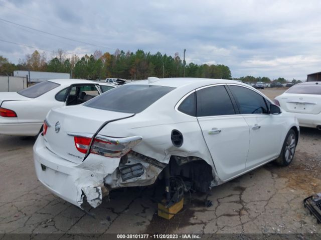 Photo 3 VIN: 1G4PS5SK8F4176036 - BUICK VERANO 